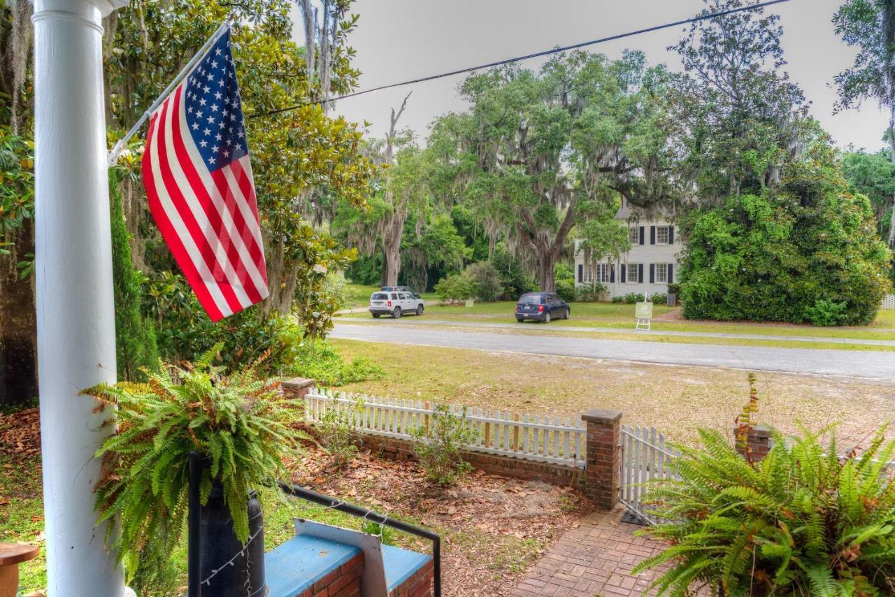 Open Gates Bed & Breakfast Darien Exterior photo