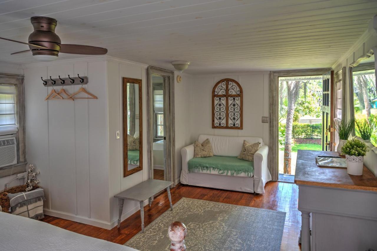 Open Gates Bed & Breakfast Darien Exterior photo