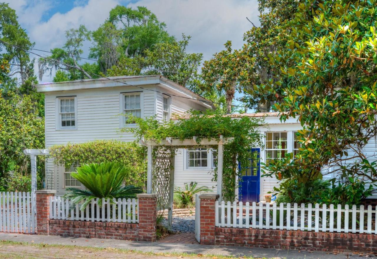 Open Gates Bed & Breakfast Darien Exterior photo